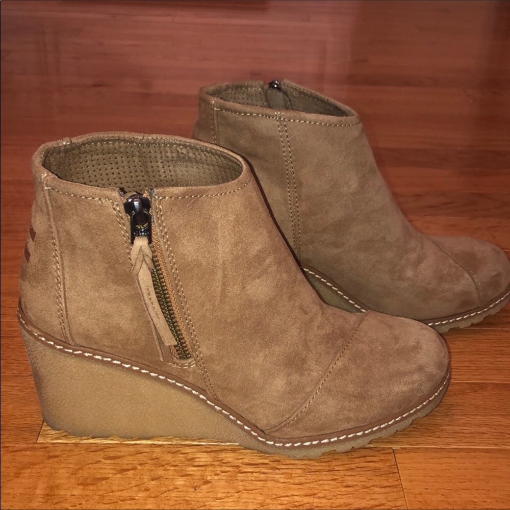 Toms wedge boots